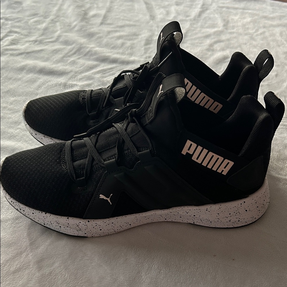 PUMA women’s sneakers